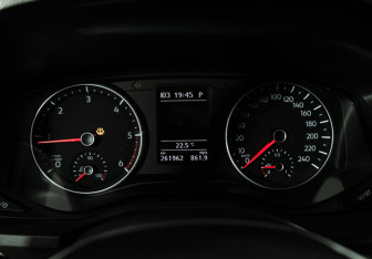 Подержанный автомобиль Volkswagen Amarok 2018 года (12 фото)