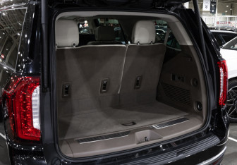 Подержанный автомобиль GMC Yukon 2022 года (23 фото)