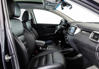 Подержанный автомобиль Kia Sorento 2018 года (23 фото)