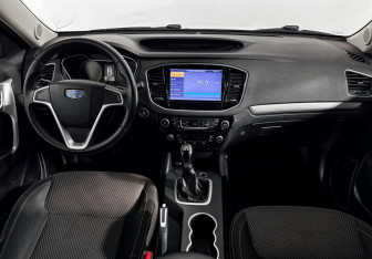 Подержанный автомобиль Geely Emgrand X7 2019 года (15 фото)