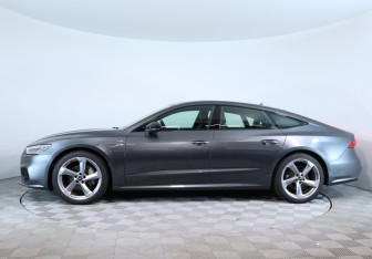 Подержанный автомобиль Audi A7 2019 года (8 фото)