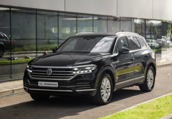 Подержанный автомобиль Volkswagen Touareg 2018 года (3 фото)