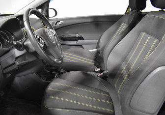 Подержанный автомобиль Opel Corsa 2012 года (10 фото)