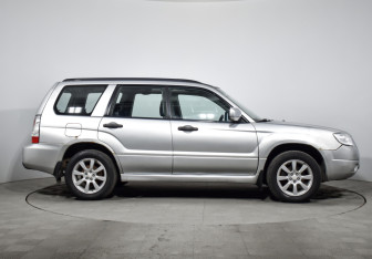 Подержанный автомобиль Subaru Forester Suv 2007 года (4 фото)