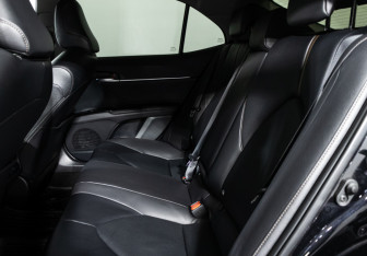 Подержанный автомобиль Toyota Camry Sedan 2020 года (10 фото)