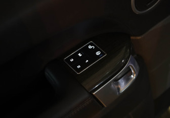 Подержанный автомобиль Land Rover Range Rover Sport 2015 года (23 фото)