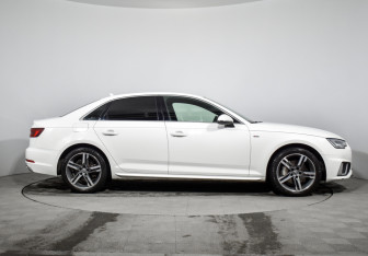 Подержанный автомобиль Audi A4 Sedan 2019 года (4 фото)