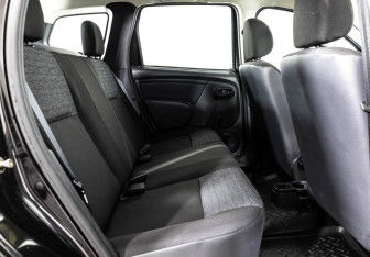 Подержанный автомобиль Renault Duster 2014 года (13 фото)