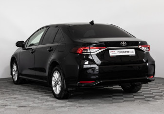 Подержанный автомобиль Toyota Corolla Sedan 2019 года (7 фото)