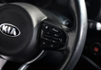 Подержанный автомобиль Kia Rio Hatchback 2019 года (11 фото)