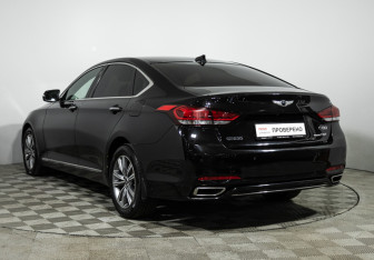 Подержанный автомобиль Genesis G80 2017 года (7 фото)