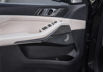 Подержанный автомобиль BMW X5 2021 года (24 фото)