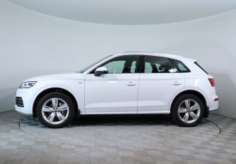 Подержанный автомобиль Audi Q5 2020 года (9 фото)