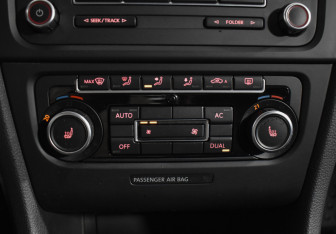 Подержанный автомобиль Volkswagen Golf Hatchback 2011 года (15 фото)