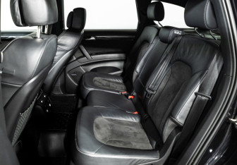 Подержанный автомобиль Audi Q7 2014 года (10 фото)