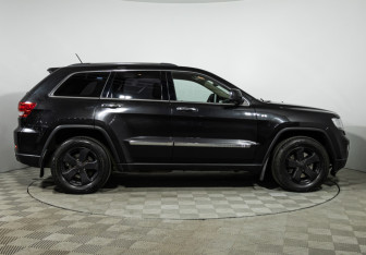 Подержанный автомобиль Jeep Grand Cherokee 2012 года (4 фото)