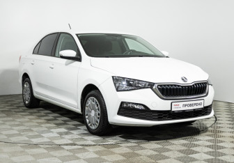 Подержанный автомобиль Skoda Rapid Liftback 2021 года (3 фото)