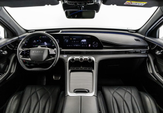 Подержанный автомобиль Exeed RX 2025 года (13 фото)