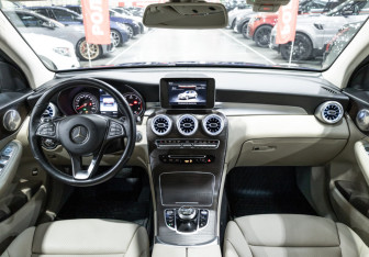 Подержанный автомобиль Mercedes-Benz GLC Coupe 2018 года (25 фото)