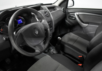 Подержанный автомобиль Renault Duster 2016 года (9 фото)