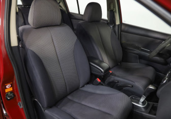 Подержанный автомобиль Nissan Tiida Hatchback 2008 года (19 фото)