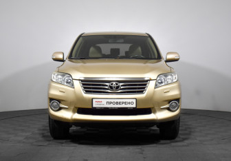 Подержанный автомобиль Toyota RAV4 2011 года (2 фото)
