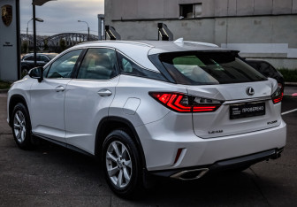 Подержанный автомобиль Lexus RX 2017 года (9 фото)