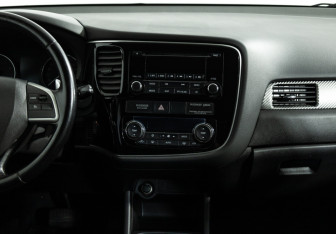 Подержанный автомобиль Mitsubishi Outlander 2013 года (14 фото)