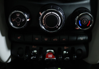 Подержанный автомобиль MINI Hatch 2017 года (17 фото)