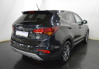Подержанный автомобиль Hyundai Santa Fe 2015 года (5 фото)