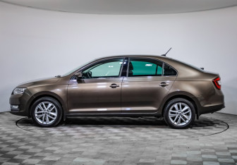 Подержанный автомобиль Skoda Rapid Liftback 2019 года (8 фото)