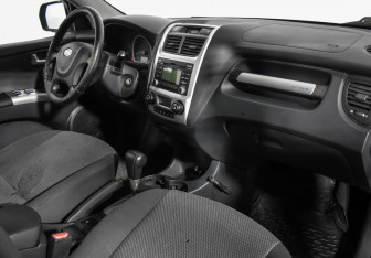 Подержанный автомобиль Kia Sportage 2009 года (13 фото)