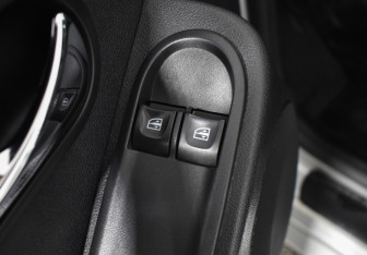 Подержанный автомобиль Renault Duster 2016 года (15 фото)