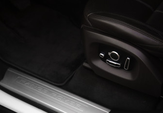 Подержанный автомобиль Land Rover Range Rover Sport 2017 года (29 фото)