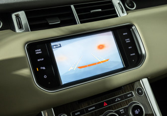 Подержанный автомобиль Land Rover Range Rover Sport 2014 года (18 фото)