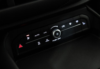 Подержанный автомобиль Haval F7 2020 года (17 фото)