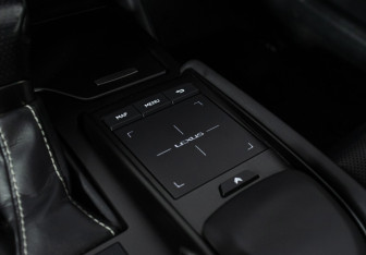 Подержанный автомобиль Lexus ES 2019 года (23 фото)