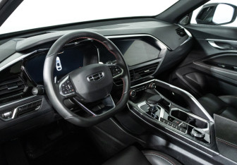 Подержанный автомобиль Geely Tugella 2023 года (11 фото)