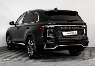 Подержанный автомобиль Geely Monjaro 2022 года (8 фото)