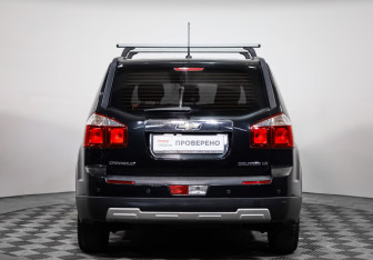 Подержанный автомобиль Chevrolet Orlando 2012 года (6 фото)