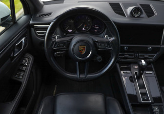 Подержанный автомобиль Porsche Macan 2021 года (12 фото)