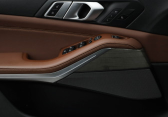 Подержанный автомобиль BMW X5 2018 года (27 фото)