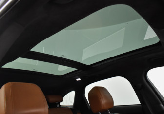 Подержанный автомобиль Jaguar F-Pace 2016 года (14 фото)