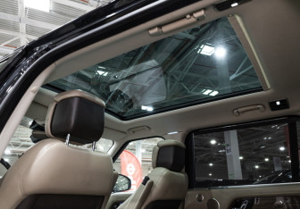 Подержанный автомобиль Land Rover Range Rover 2019 года (12 фото)