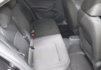 Подержанный автомобиль Skoda Rapid Liftback 2016 года (13 фото)