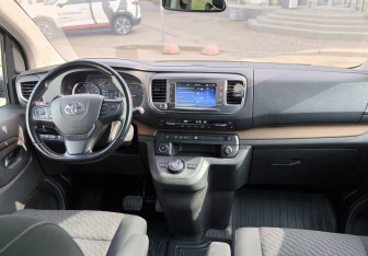 Подержанный автомобиль Toyota ProAce 2018 года (24 фото)