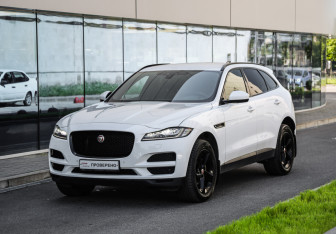 Подержанный автомобиль Jaguar F-Pace 2020 года (3 фото)