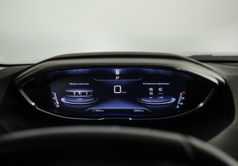 Подержанный автомобиль Peugeot 3008 2019 года (12 фото)