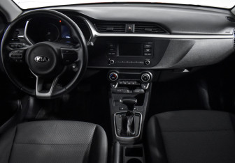 Подержанный автомобиль Kia Rio Sedan 2020 года (14 фото)
