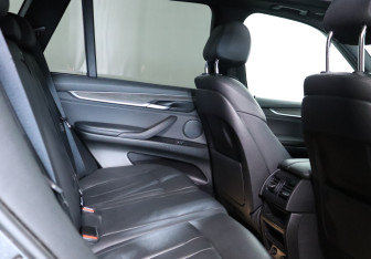 Подержанный автомобиль BMW X5 2016 года (20 фото)